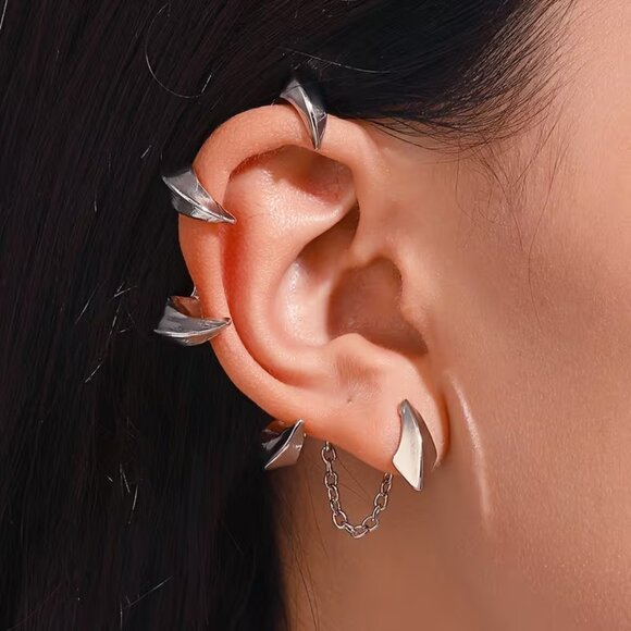Goth Emo Punk Rave Edgy Claw Spike Ear Cuff Wrap, Piercing Required - Silver - Picture 1 of 3